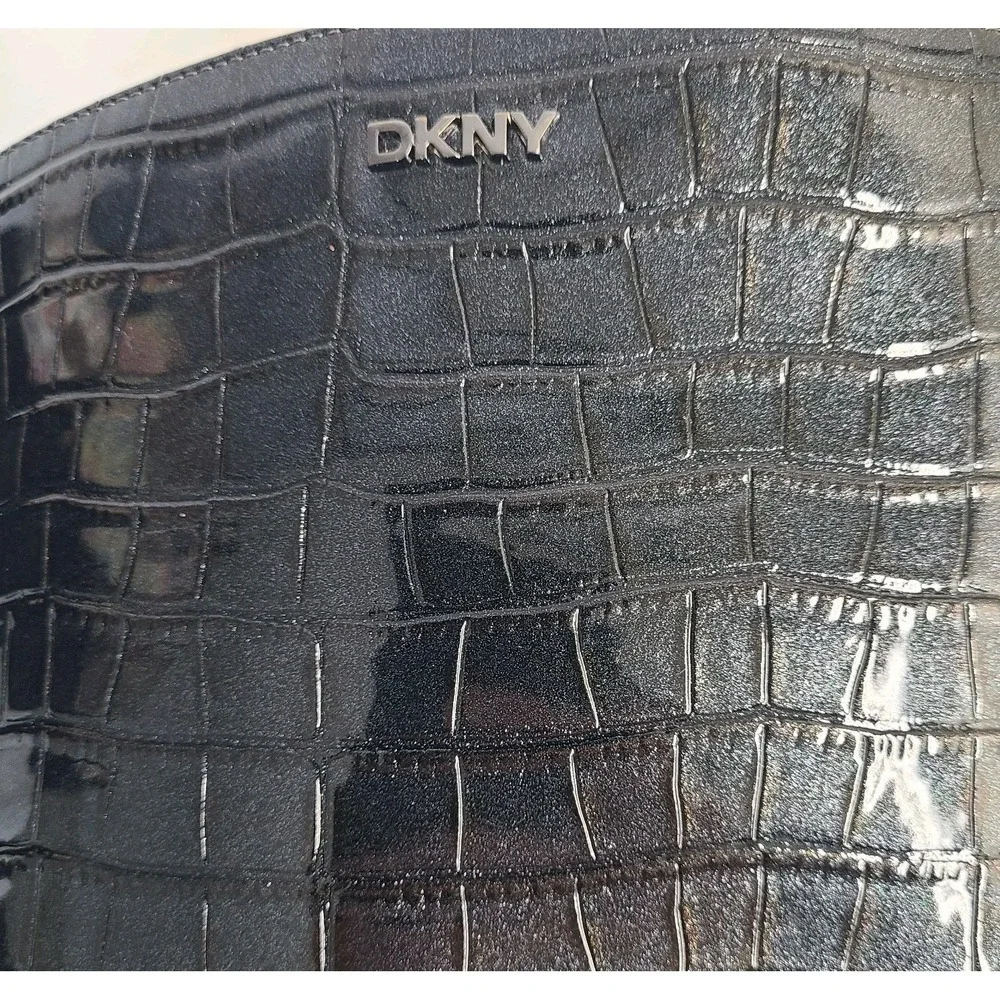 DKNY Knee High Boots Size 8M Black Croc Embossed Block Heel Charcoal Iridescent